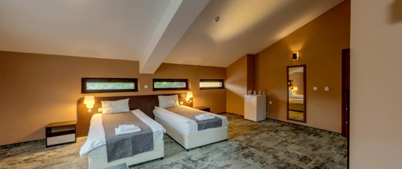 צ'יפליק Balkan Hotel מראה חיצוני תמונה